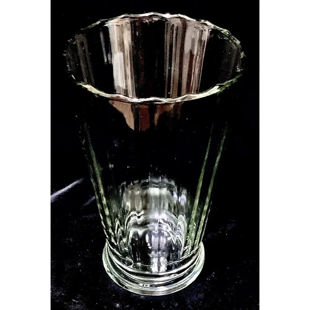 Vtg Anchor Hocking Clear Glass Ribbed Scalloped‎ Design Vase Excellent Video